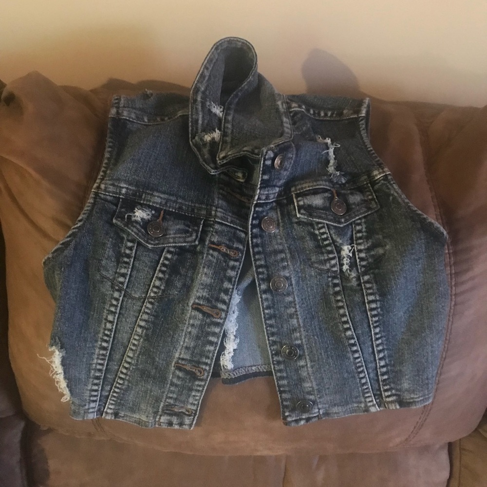 Cropped/distressed denim vest